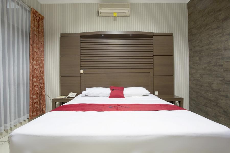 RedDoorz @ Surapati Hotel Bandung Bagian luar foto